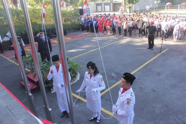 The Alana Solo Adakan Upacara Bendera Untuk Pupuk Nasionalisme