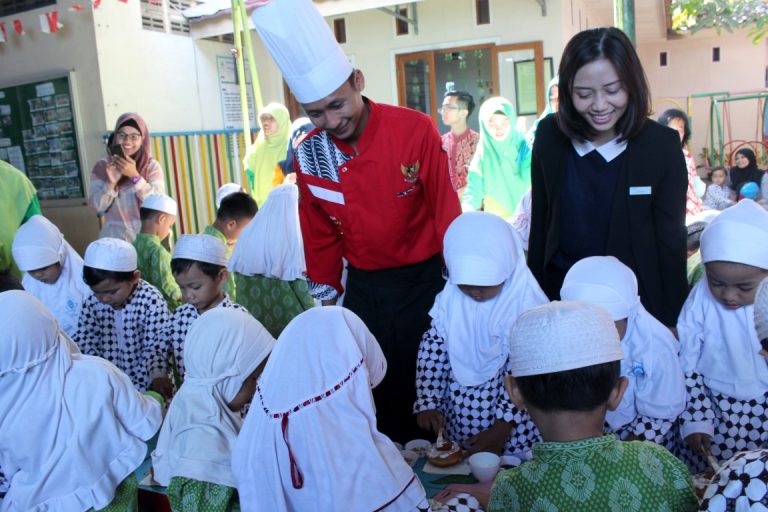 Semarakan HUT RI ke – 73, Aston Solo Hotel Asah Kreativitas Anak