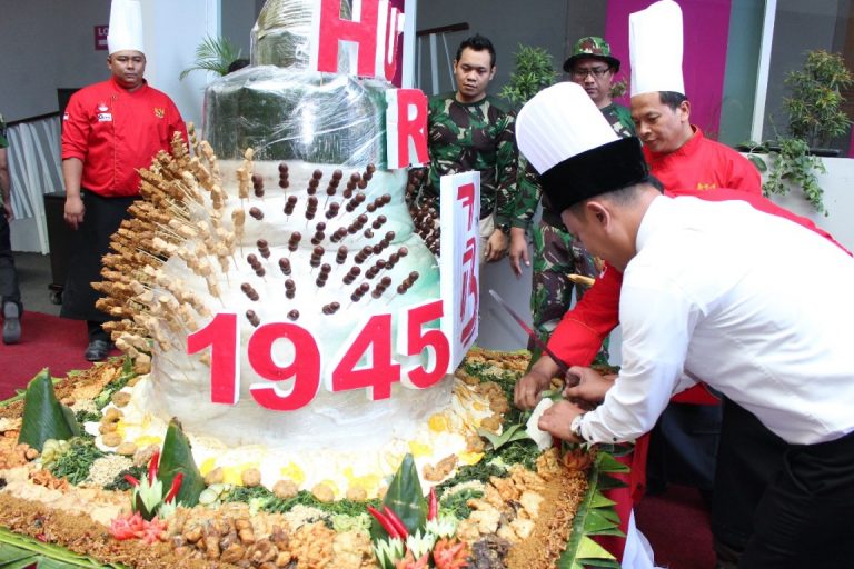 Tumpang Jadah Pecel Ramaikan Bulan Kemerdekaan di Aston Madiun