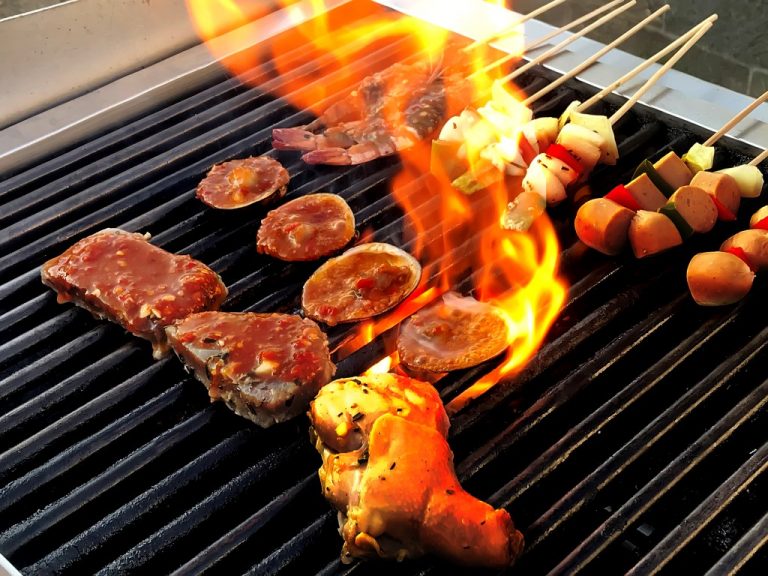 Bbq Buffet Dinner Di Wtf Pool Bar – FOX Harris Hotel Jimbaran Beach