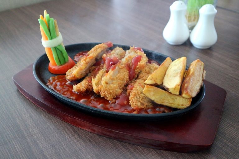 Aston Madiun Persembahkan Hot Plate Tridente Sebagai Food of The Month