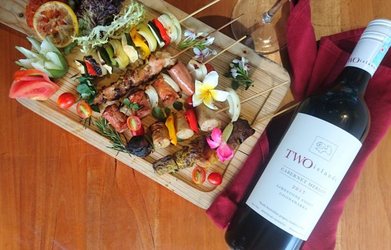 Nikmati Paket Makan Malam Wine & Bbq Di Golden Tulip Passer Baroe