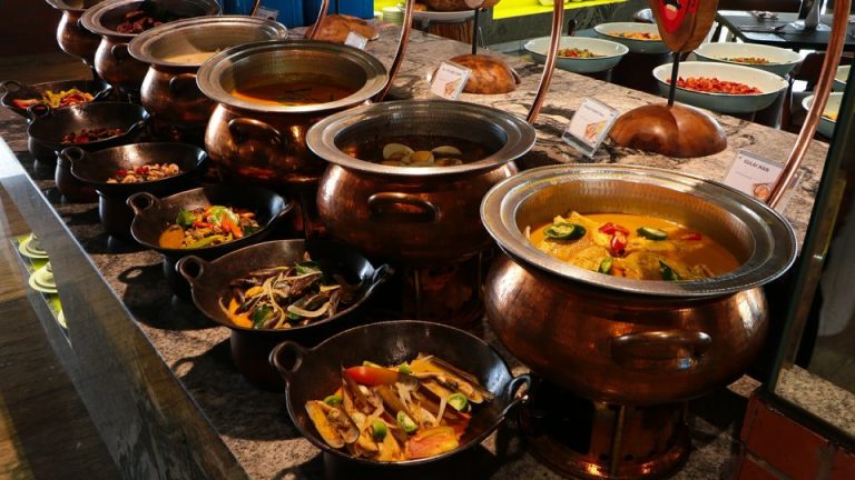 120 macam hidangan Berbuka di Luminor Hotel Kota