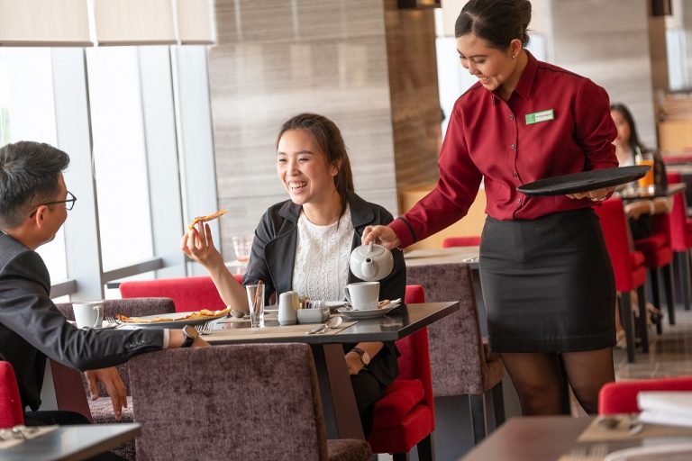 Holiday Inn & Suites Jakarta Gajah Mada Hadirkan “Today’s Special”