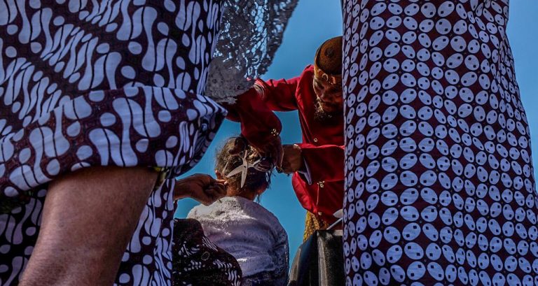 Prosesi Pemotongan Rambut Bocah Bajang Sang Titisan Leluhur Dieng