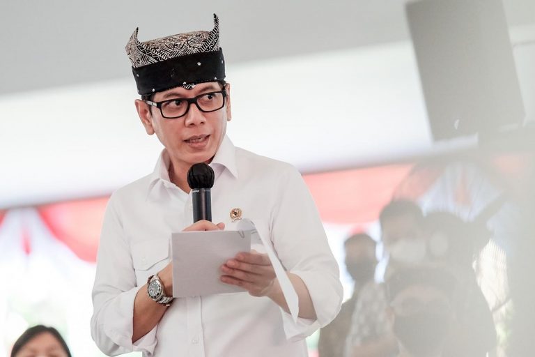 Menparekraf Ajak Pelaku Parekraf Banyuwangi Terapkan Protokol Kesehatan