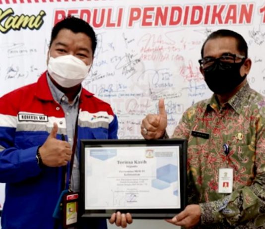 Pertamina Donasikan Ratusan Gadget untuk Pendidikan di Kota Balikpapan