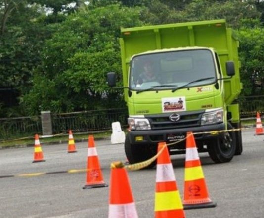 Hino Menggelar Smart Driving Hino 500 Series Bagi 95 Pengemudi Customer