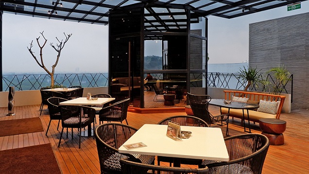 Vertical Sky Lounge