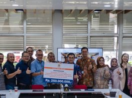 Kafegama Serahkan Beasiswa Kepada Fakultas Ekonomika dan Bisnis Universitas Gadjah Mada Kafegama